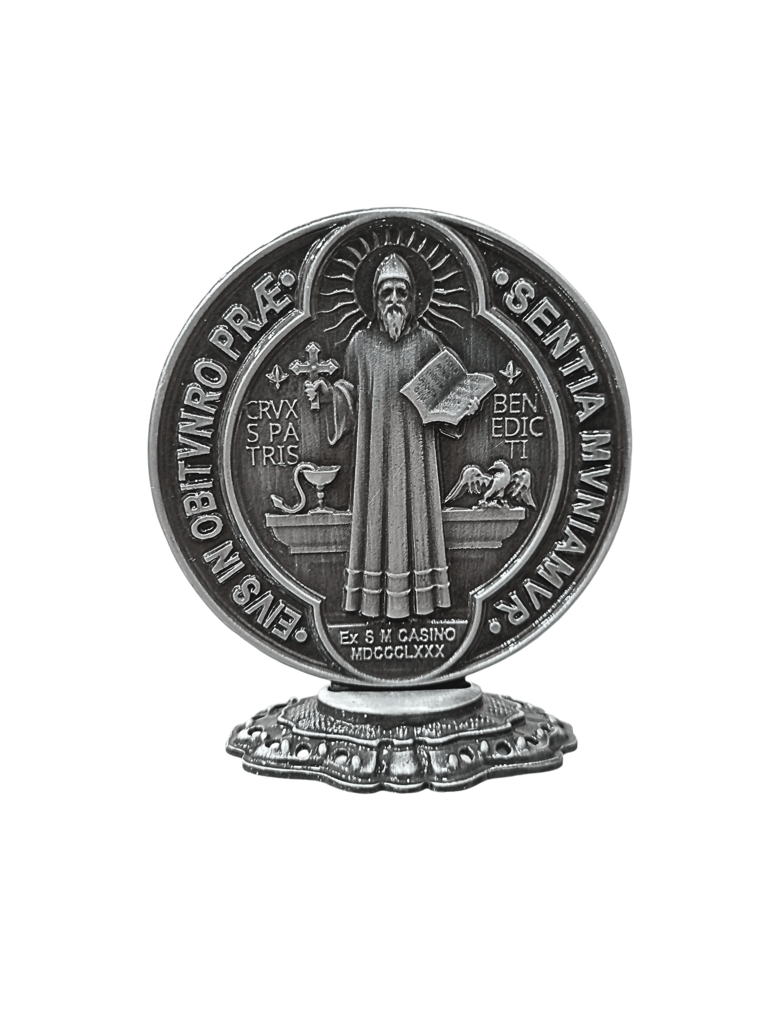 Adorno de Mesa Medalha de São Bento Metal Galvanizado Prata Velha 9,5 cm-TerraCotta Arte Sacra
