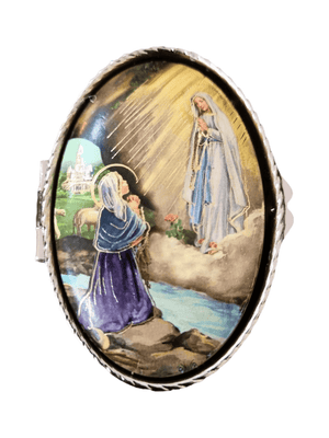 Porta Terço Oval em Metal Nossa Senhora de Lourdes 6 x 3,5 cm
