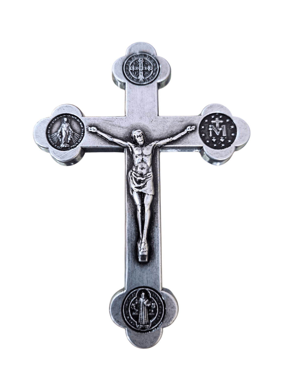 Adorno Cruz em Metal Livrai-nos do Mal Prata Velha 9 cm-TerraCotta Arte Sacra
