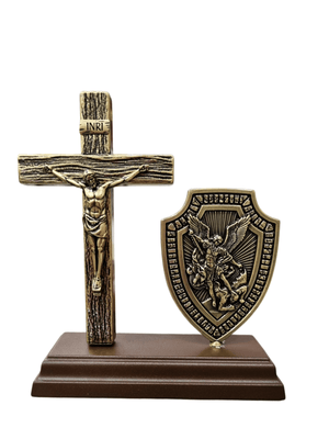 Adorno de Mesa Cruz e Imagem Escudo de São Miguel em Metal Ouro Velho 15 cm-TerraCotta Arte Sacra