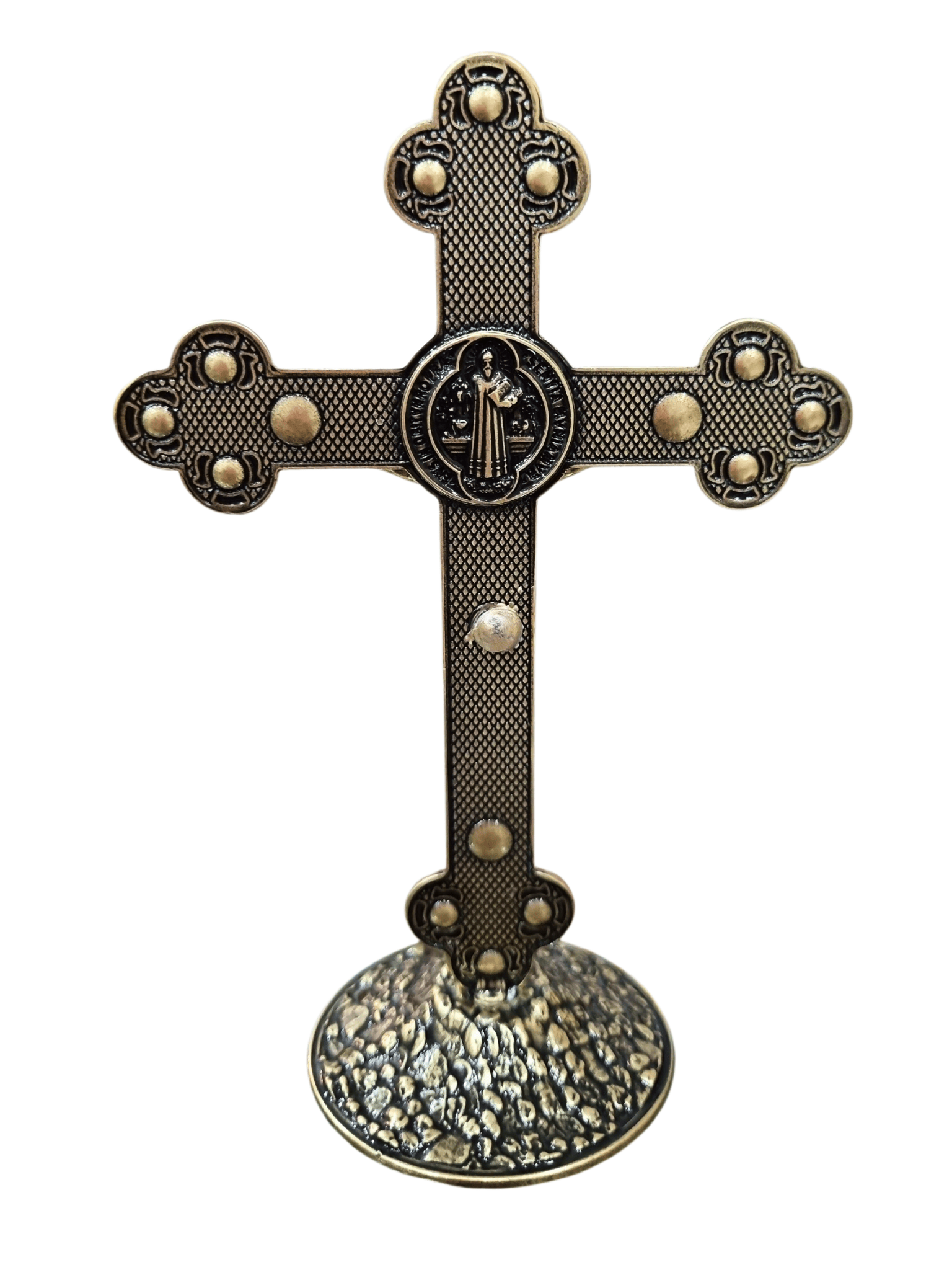 Crucifixo em Metal Trevolado com Medalha de São Bento Ouro Velho 13 cm-TerraCotta Arte Sacra